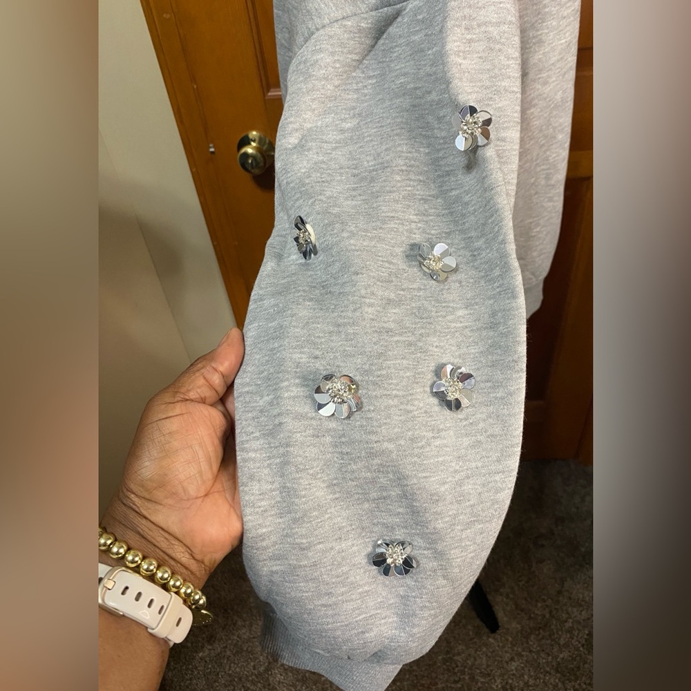 NWT Beaded Floral Sleeve Sweatshirt - Picture 3 of 4